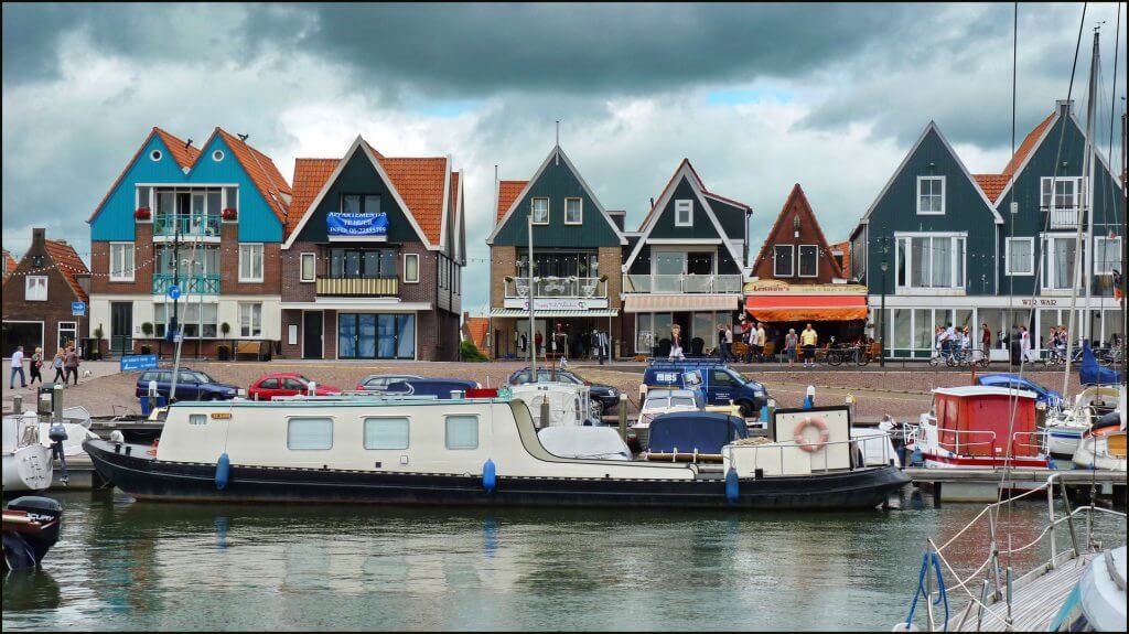 Geleneksel Hollanda Mimarisinin En Güzel Örneklerinden: Hollanda – Volendam