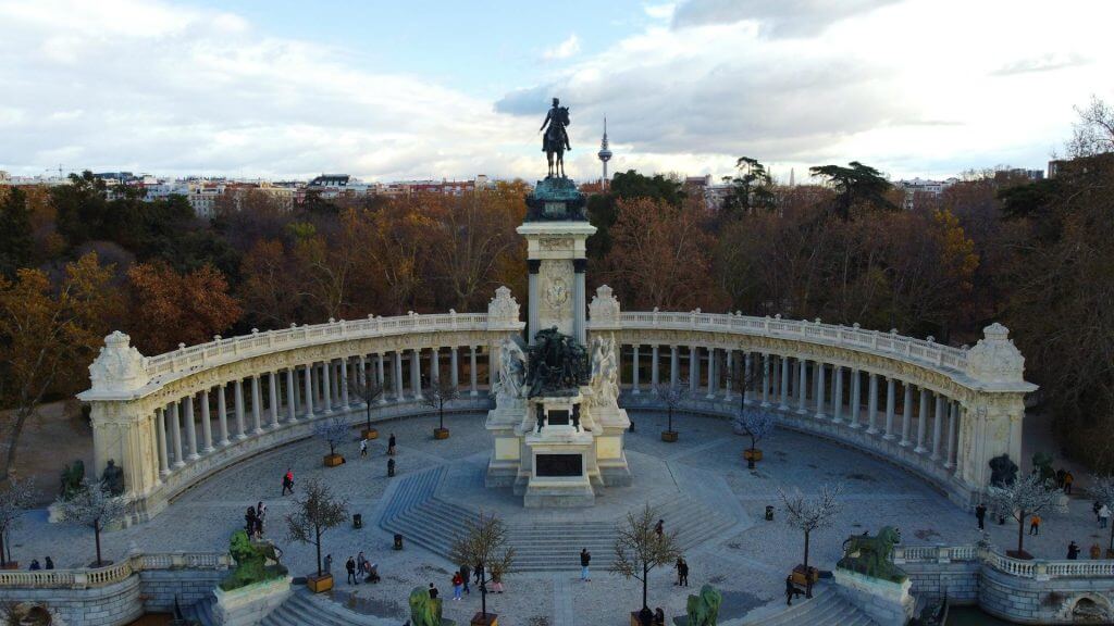 Madrid’in Kalbi: Retiro Park